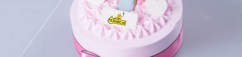 Roze taart met 123inkt logo van eetbare inkt